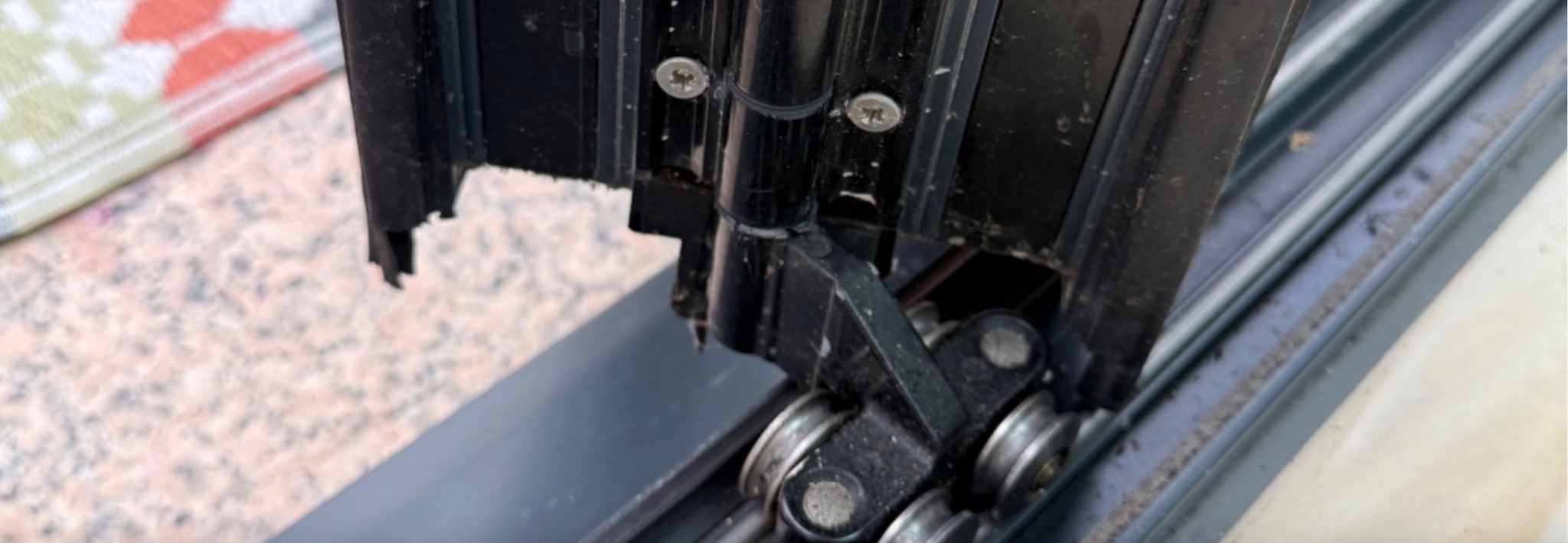 Bifold door hinge and roller repair